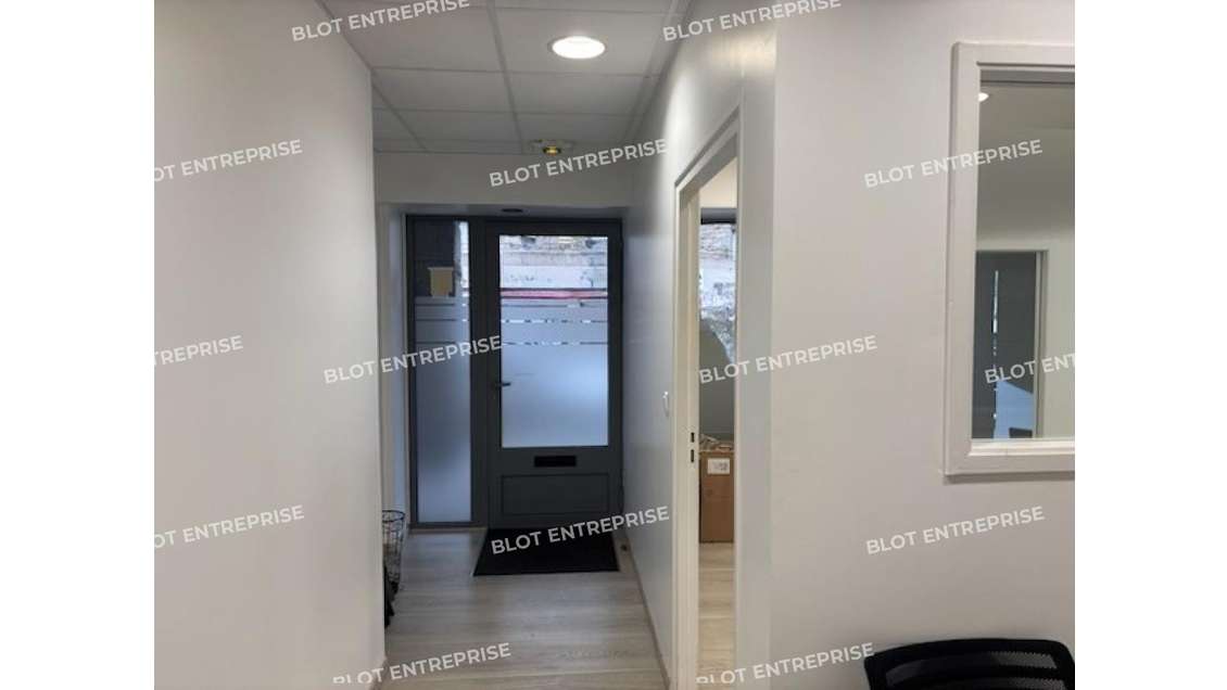 A vendre bureaux 80m² loués centre-ville Quimper