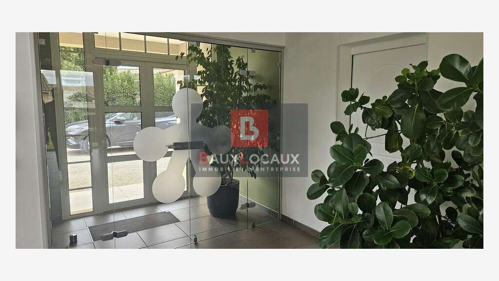 Bureaux 436m² à vendre à Entraigues-sur-la-Sorgue