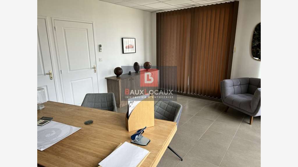 Bureaux 436m² à vendre à Entraigues-sur-la-Sorgue