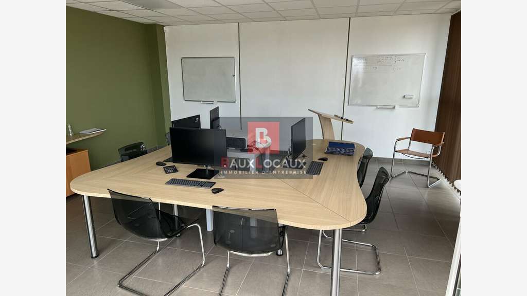 Bureaux 436m² à vendre à Entraigues-sur-la-Sorgue