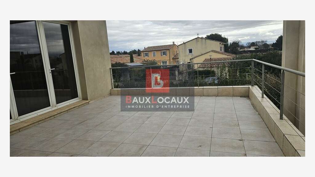 Bureaux 240m² sur 800m² Entraigues-sur-la-Sorgue