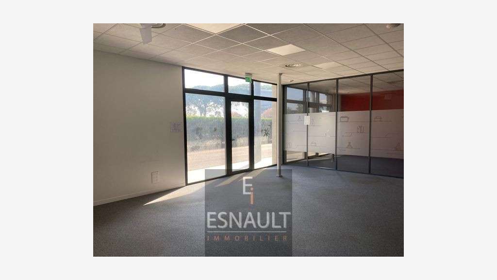 Vente locaux 1200m² de belle facture à Montpellier