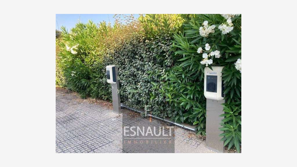 Vente locaux 1200m² de belle facture à Montpellier