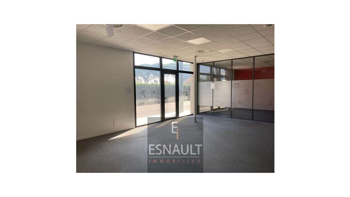 Vente locaux 1200m² de belle facture à Montpellier