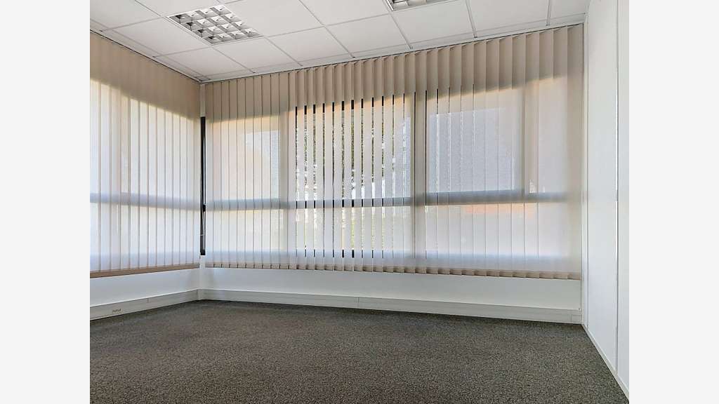 AV locaux professionnels 1 573m² Entzheim Aéroparc