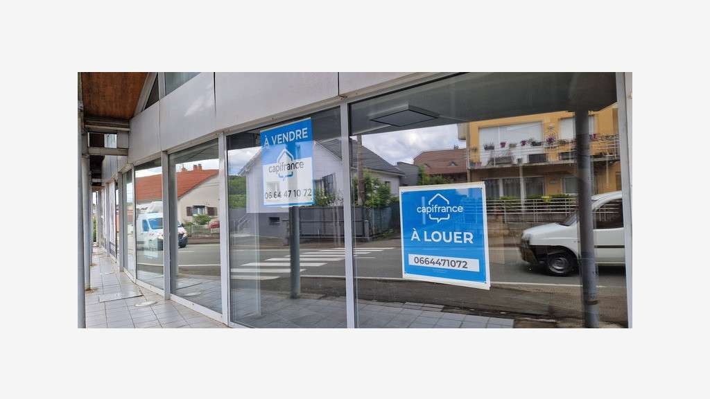 Ancienne concession auto 868m² à vendre à Essert