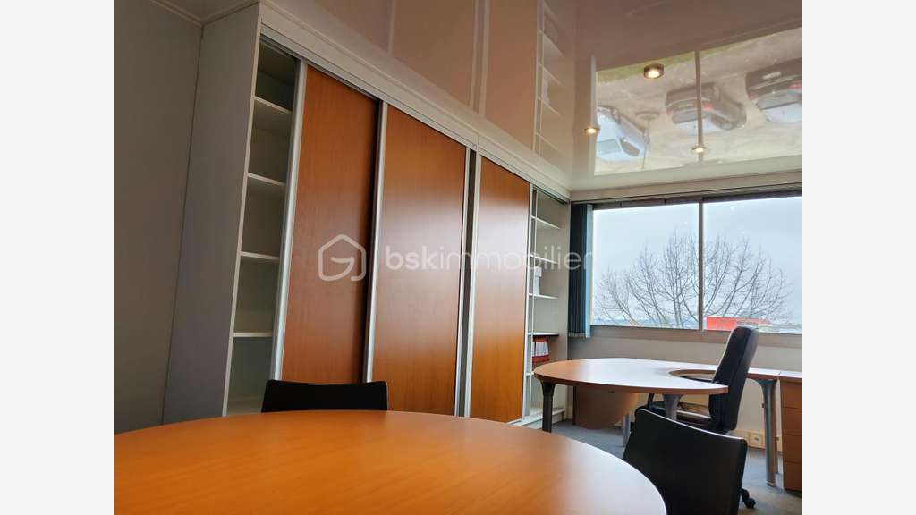 Vente bureaux de 93m² à Estillac