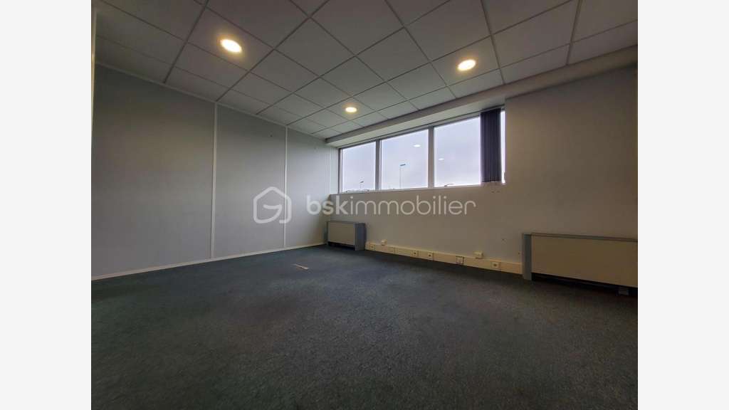 Vente bureaux de 93m² à Estillac