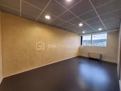 Vente bureaux de 93m² à Estillac