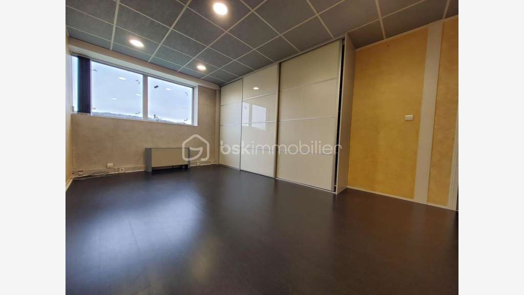 Vente bureaux de 93m² à Estillac
