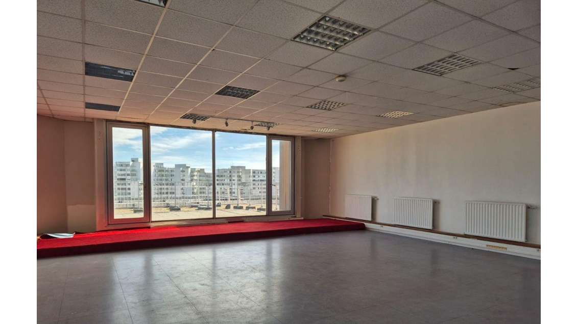 Vente bureaux 100m² à Evry