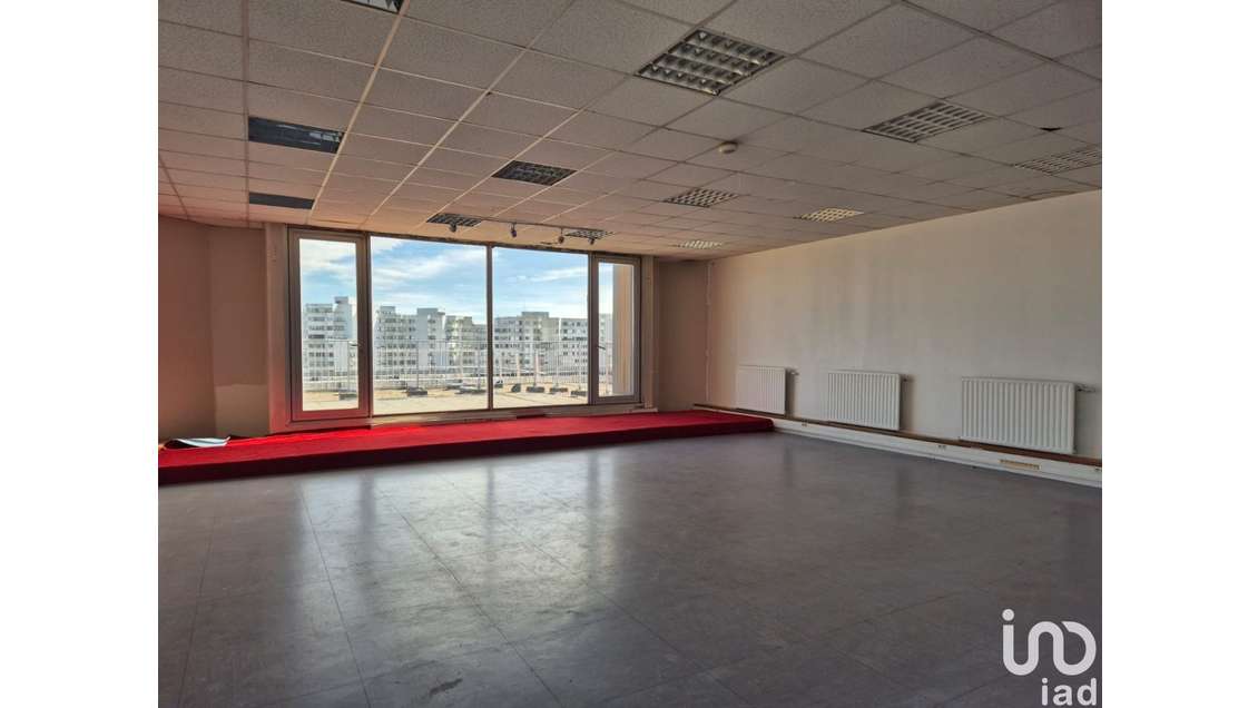 Bureau à Évry