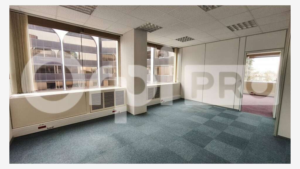 Vente plateau de bureau 1500m² R+4 à Évry
