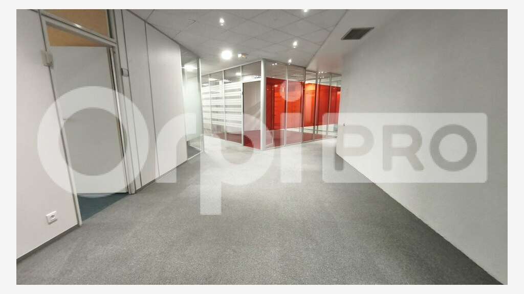 Vente plateau de bureau 1500m² R+4 à Évry