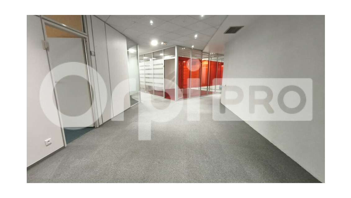 Vente plateau de bureau 1500m² R+4 à Évry