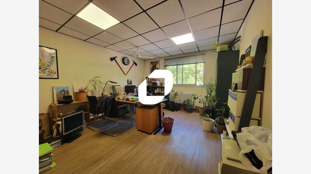 Vente Bureaux 216m² Evry courcouronnes