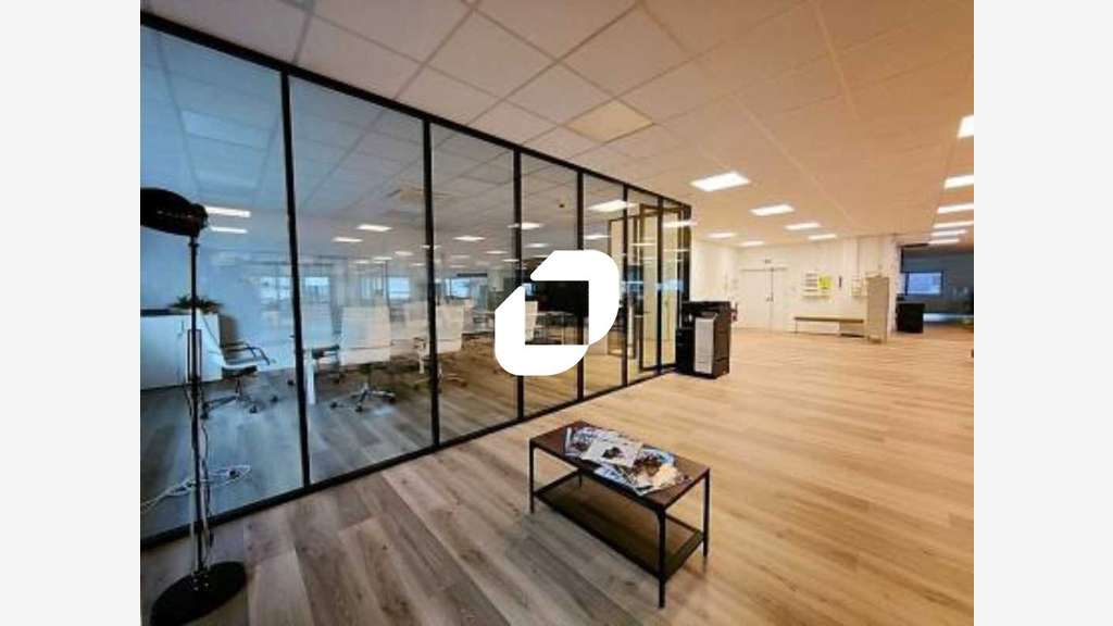 Vente Bureaux 238m² Ferrieres