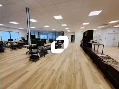 Vente Bureaux 176m² Ferrieres