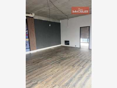 A vendre bureau rénové 84.5m² à Firminy