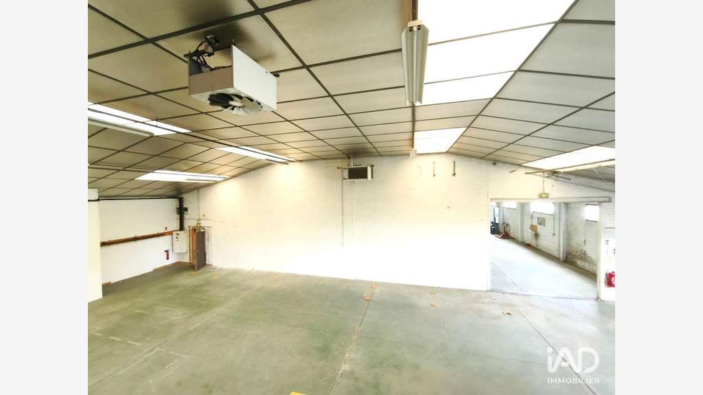 Vente bureaux rénovés et entrepôts à Fleurbaix