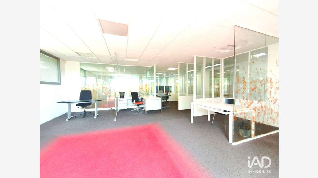 Vente bureaux rénovés et entrepôts à Fleurbaix