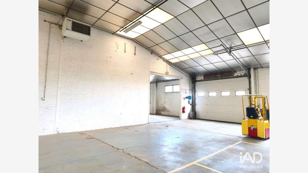 Vente bureaux rénovés et entrepôts à Fleurbaix
