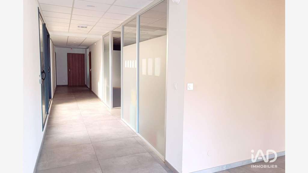 Vente bureau de 902m² à Francheville secteur Alaï