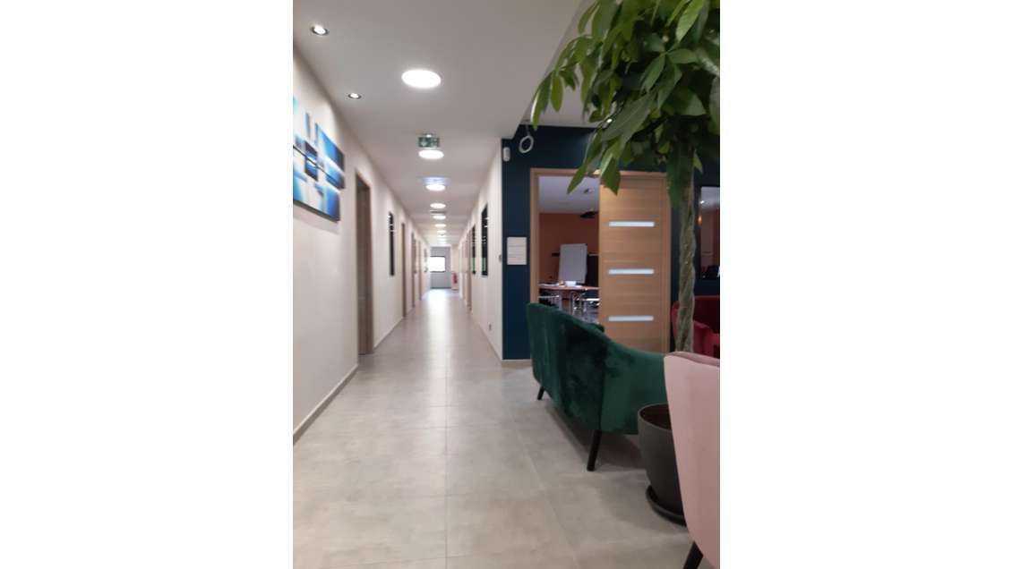 Opportunité rare ! Vente bureaux 476m² à Fréjus