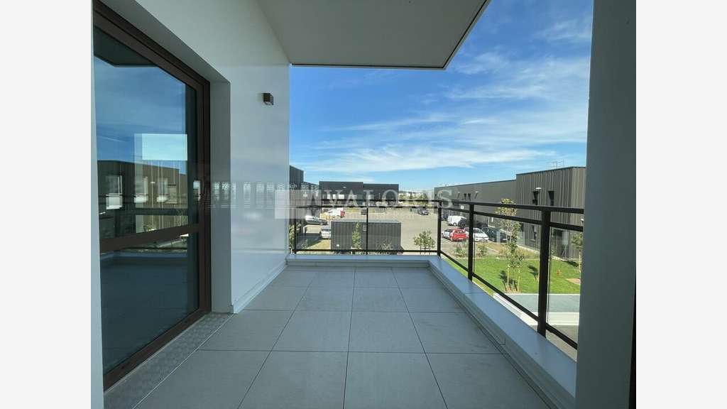 Bureaux lumineux 434m² R+1 à vendre à Genas