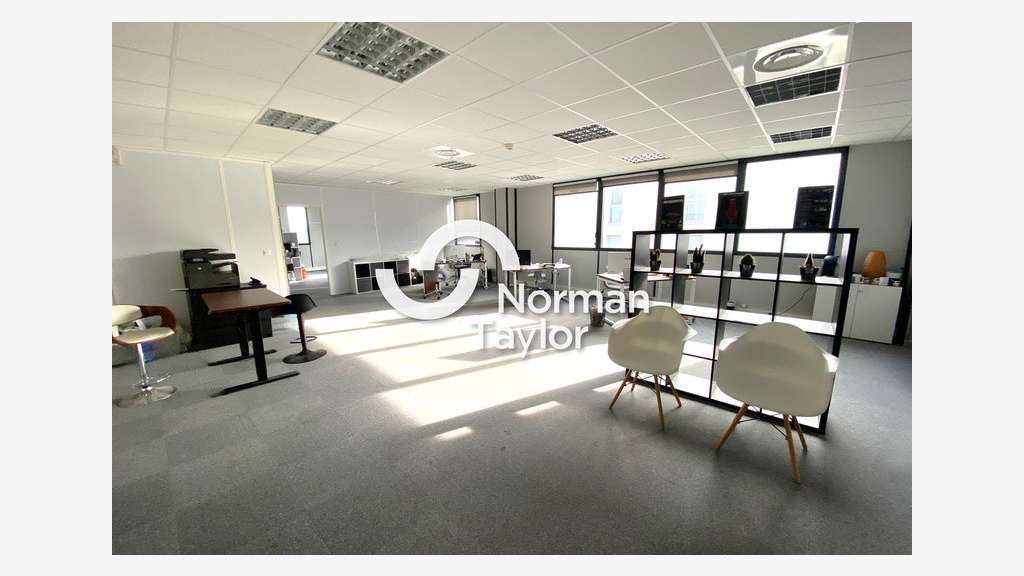 Bureaux 234m² R+1 à vendre à Grabels