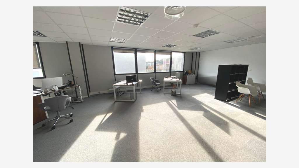 Bureaux 234m² R+1 à vendre à Grabels