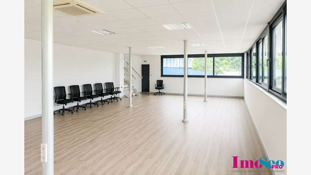 Bureaux de 179m² à vendre axe passant Gradignan