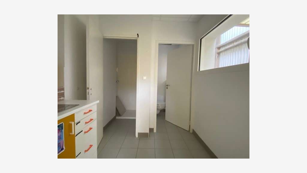 Vente locaux 200m² zone de l'Erette à Grandchamp