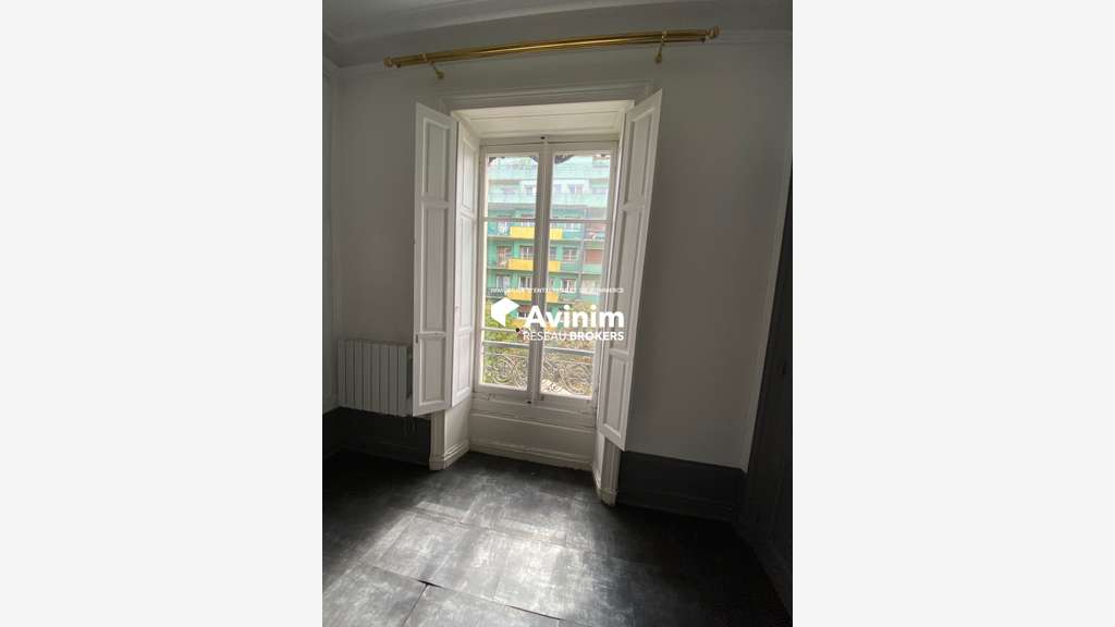 AV appartement transformé en bureaux 87m² Grenoble