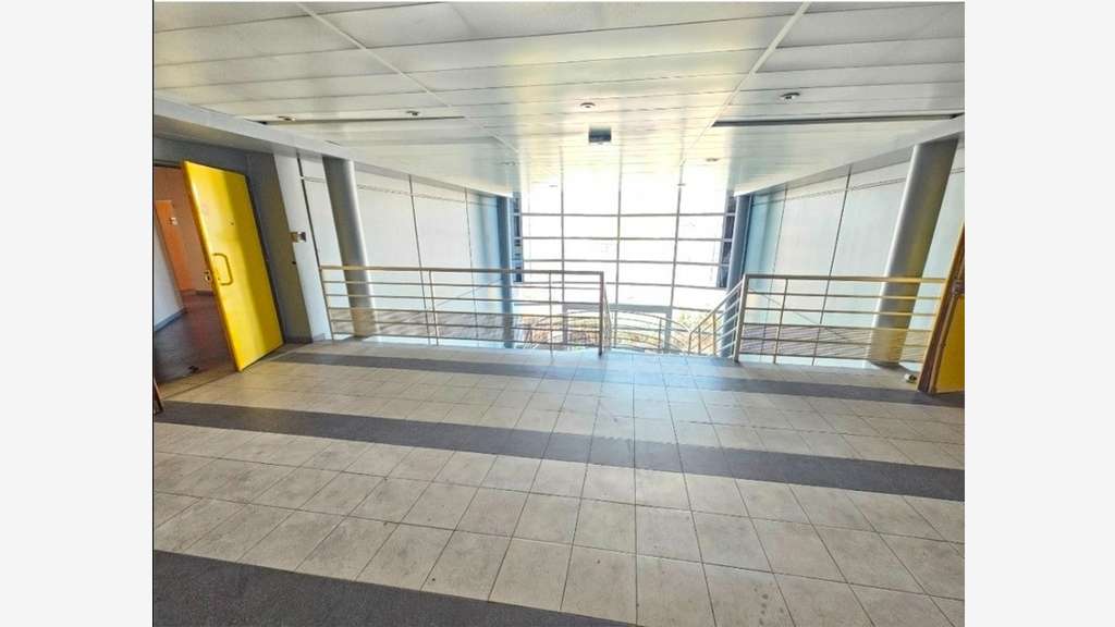 Vente bureaux de 740m² à Grigny proche transports