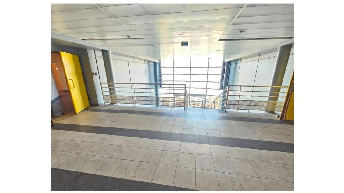 Local/bureau à vendre GRIGNY (91)