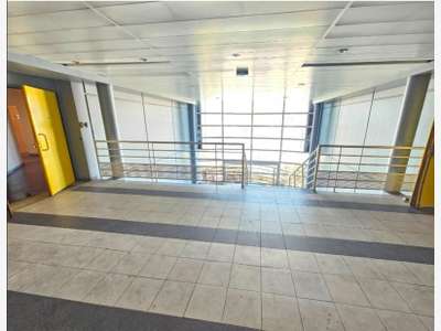 Vente bureaux de 740m² à Grigny proche transports