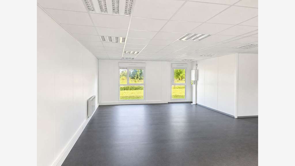 AV bureaux 70m² entre Rennes et Ploërmel accès N24