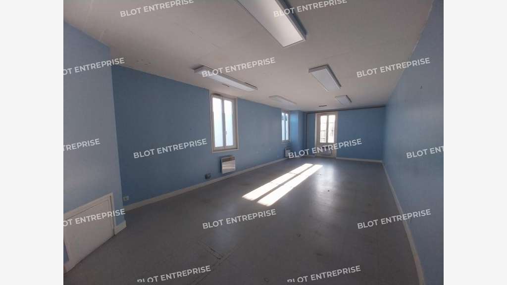 A vendre bureaux 276m² en centre-ville à Guérande