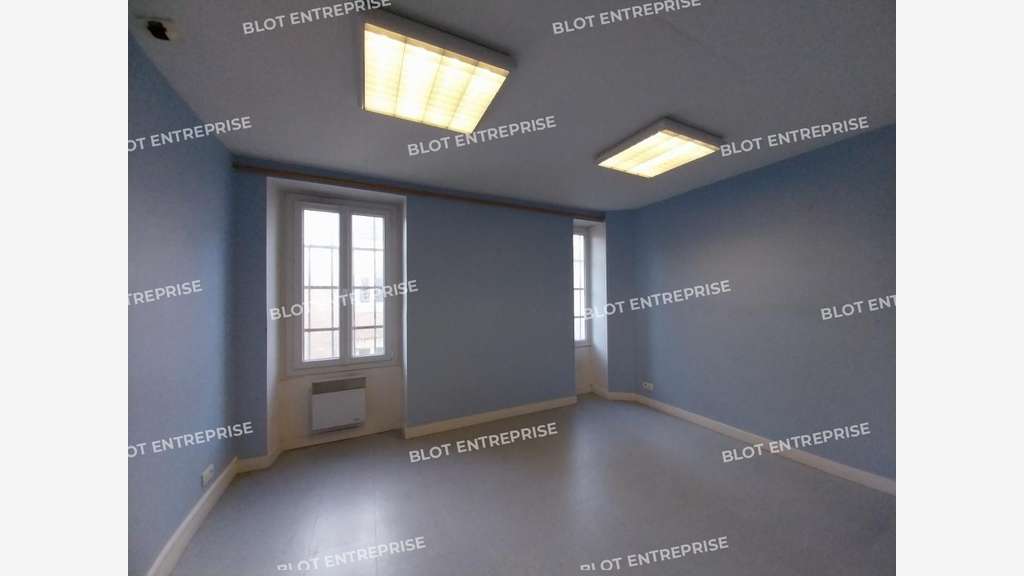 A vendre bureaux 276m² en centre-ville à Guérande