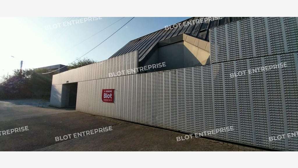 À vendre bureaux 150m² R+1 rénovés à Guilers