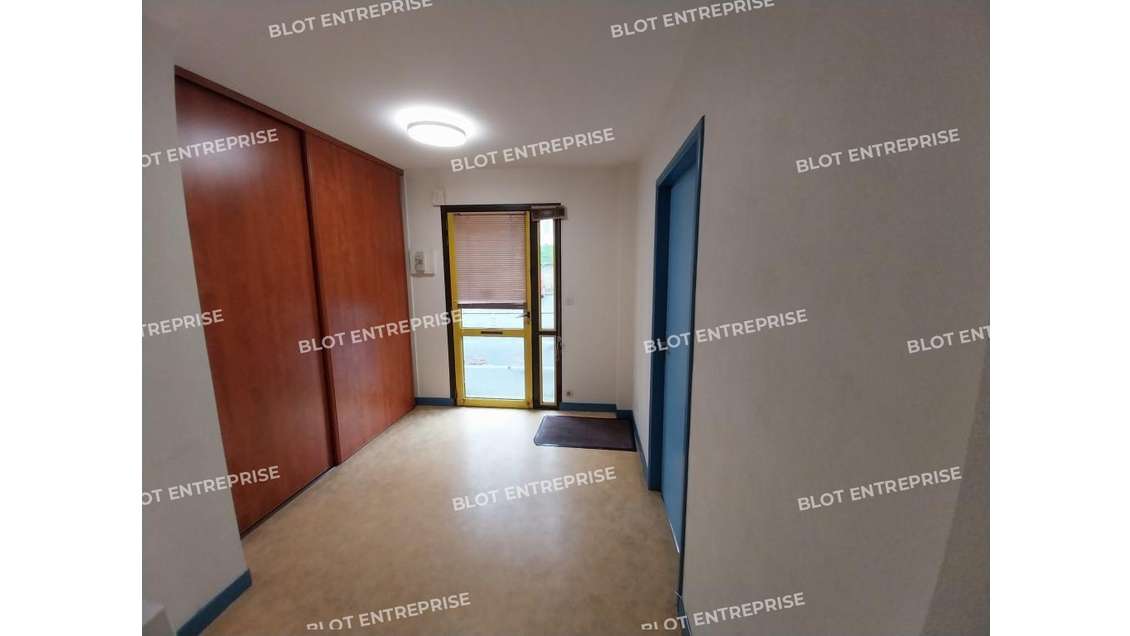 À vendre bureaux 180m² RDC à Guipavas centre