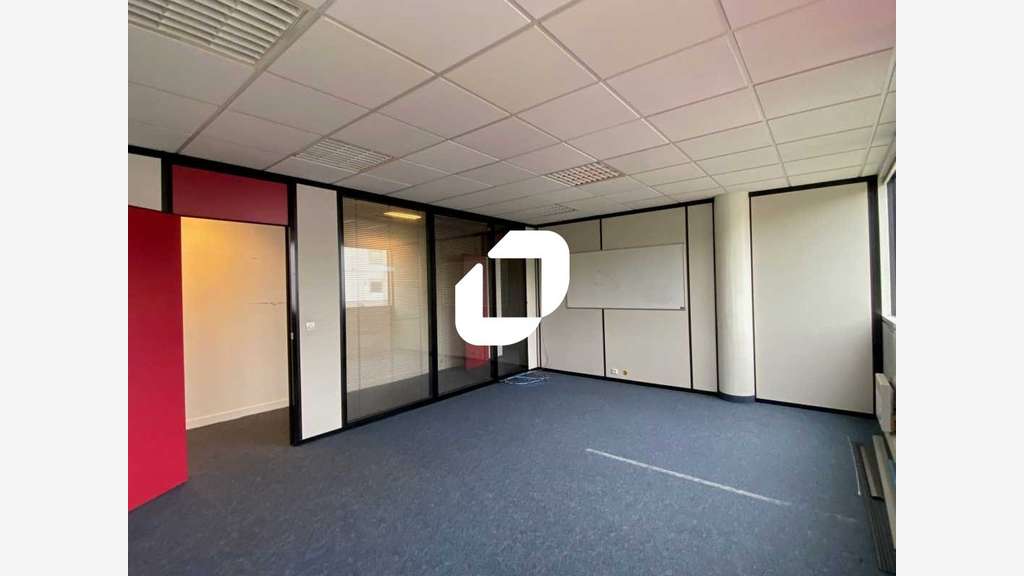Vente Bureaux 168m² Guyancourt