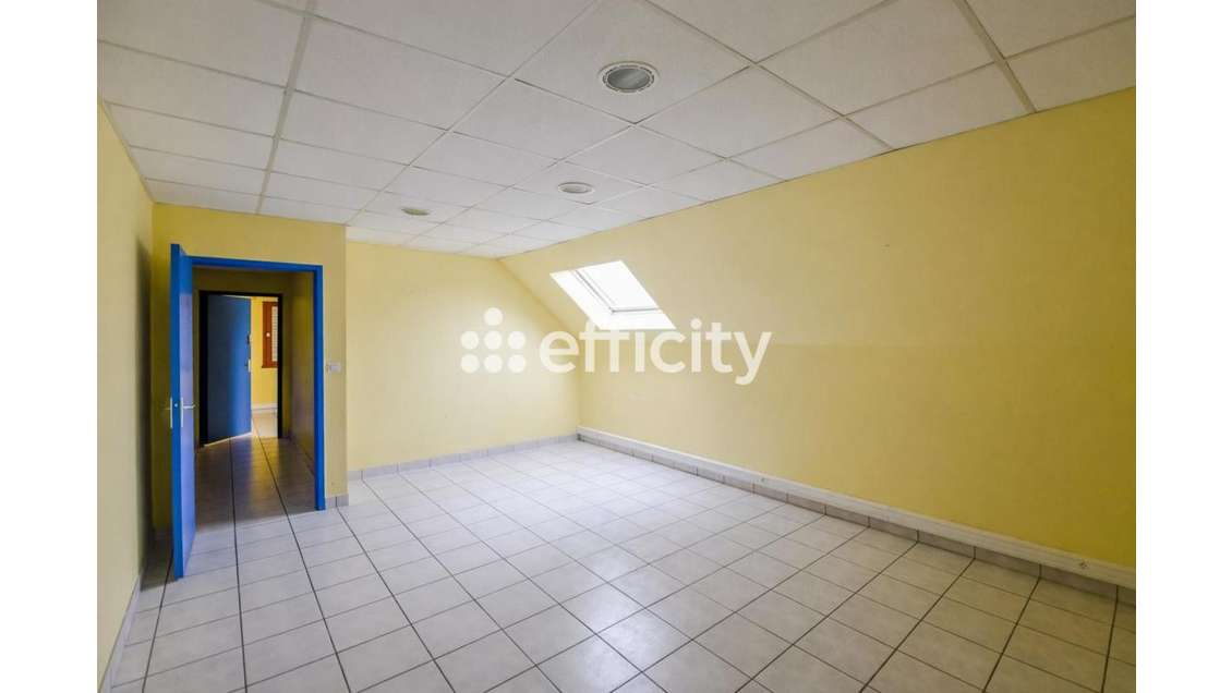 Vente bureaux 203m² ZA Kerangueven à Hanvec