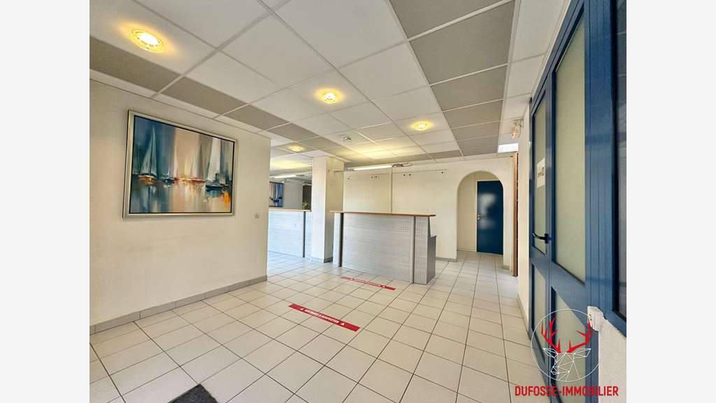 Bureaux 304m² proche axes autoroutiers à Hyères