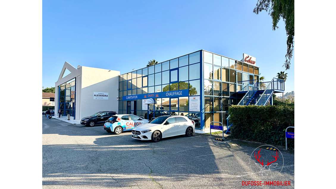 BUREAUX 304 m² PROXIMITÉ AXES AUTOROUTIERS & C