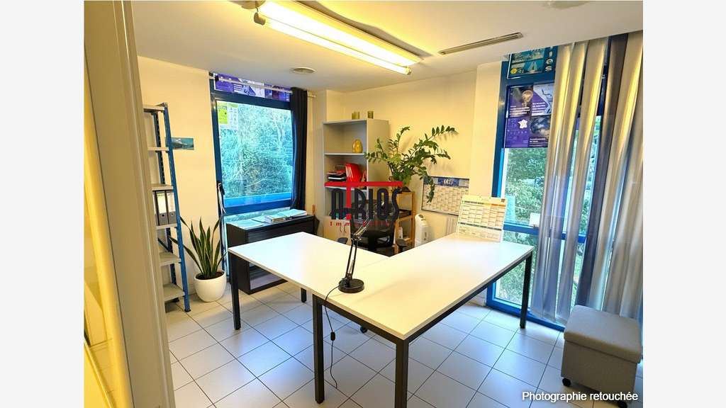 Vente bureaux 315m² au 1er étage + parkings Hyères