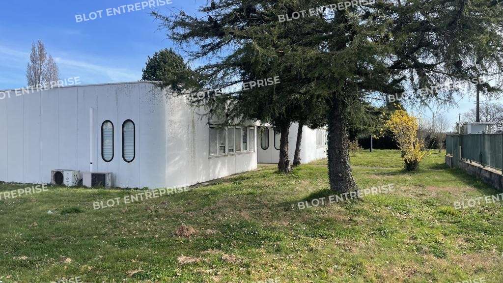 À vendre bureau loué 472m² Sainte-Anne-sur-Brivet