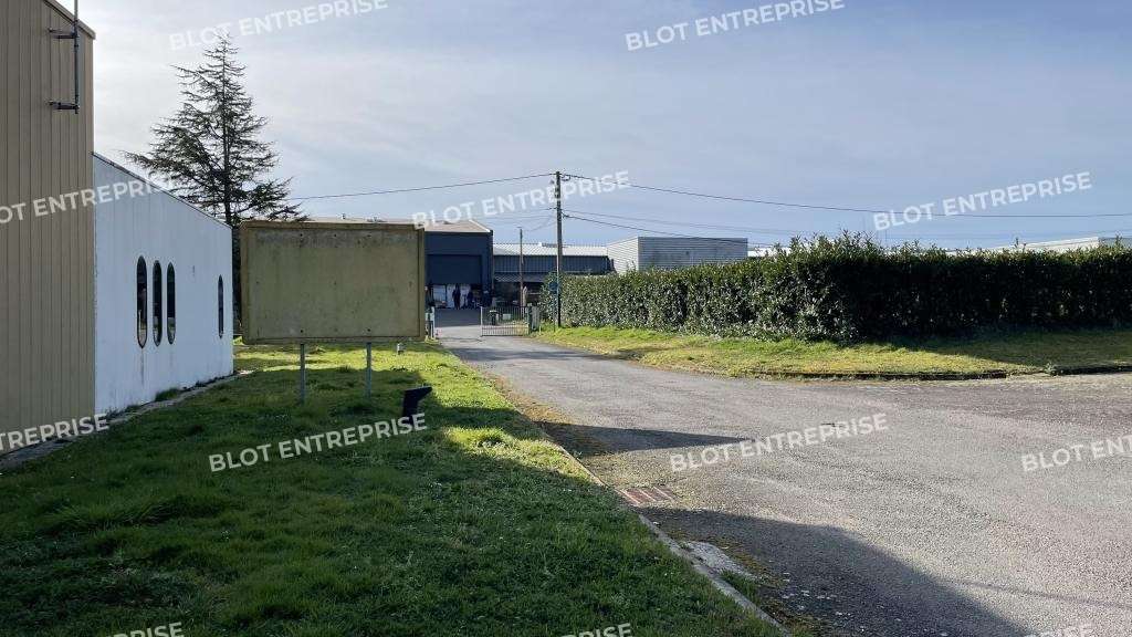 À vendre bureau loué 472m² Sainte-Anne-sur-Brivet