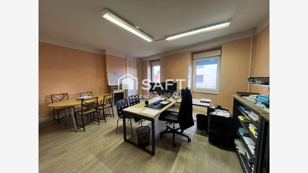 Vente immeuble de bureaux 110m² à Issoire centre